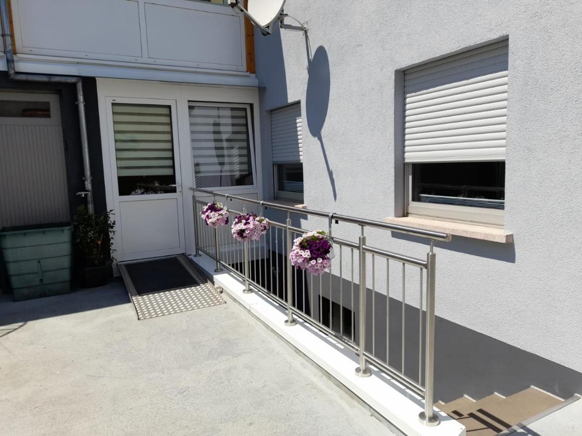Ferienwohnung Haus Monika Zeltingen-Rachtig Exterior foto